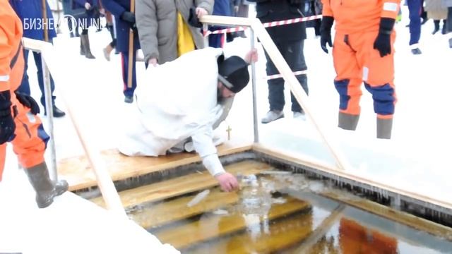 В Набережных Челнах встретили праздник Крещения смотреть онлайн