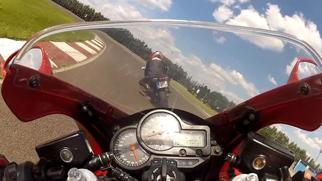 Honda VTR 1000 f Onboard 01.1 смотреть онлайн