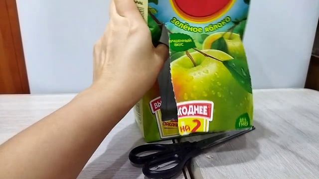 Как сделать КОРМУШКУ для ПТИЦ из ТЕТРАПАКЕТА. Простая кормушка СВОИМИ РУКАМИ. смотреть онлайн