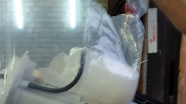 Камри 70 2.5 18г.в. 180000км. Замена топливного фильтра. смотреть онлайн