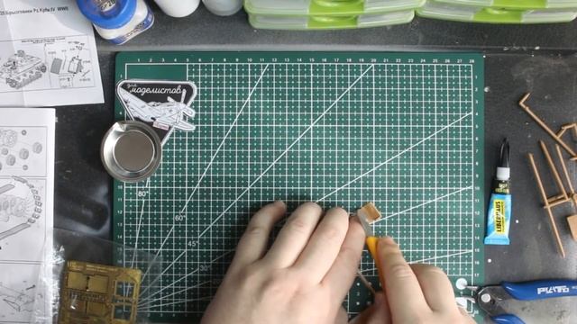 Сборка модели танка PZ4 от компании "Звезда" в масштабе 1/35 часть 2 смотреть онлайн