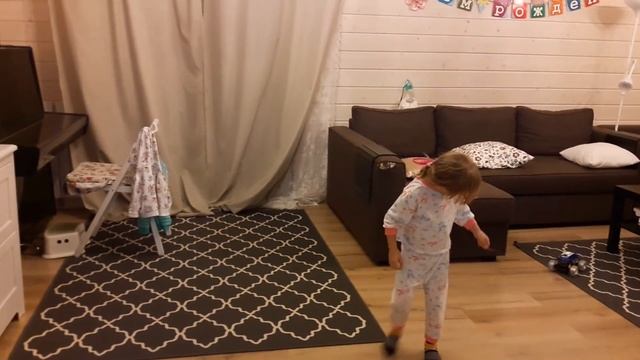 С какого возраста ходить седой??? Счастливая бабушка !!! Внуки - это что-то !!! смотреть онлайн