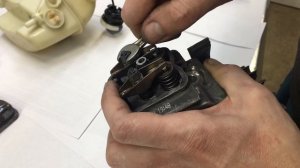 Регулируем клапана и выставляем зазор Stihl FS130.Двигатель 4 mix
