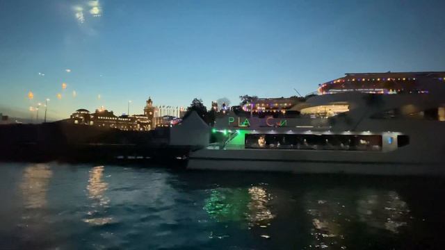 Москва | вечерний речной круиз по Москве-реке | теплоход отправляется от причала «Киевский вокзал». смотреть онлайн