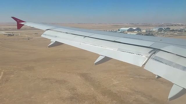 Royal Jordanian aircraft landing at Queen Alia Int'l Airport in Amman смотреть онлайн