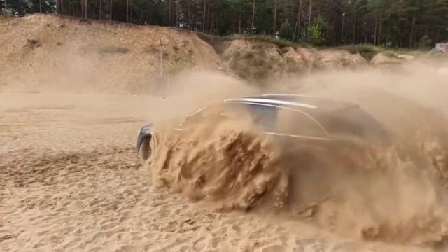 Audi A4 B8 Turbo Quattro Avant на песке