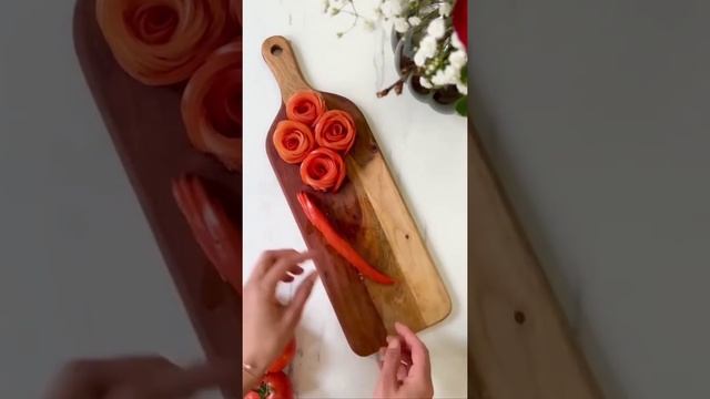 Как сделать цветочек из помидора? смотреть онлайн