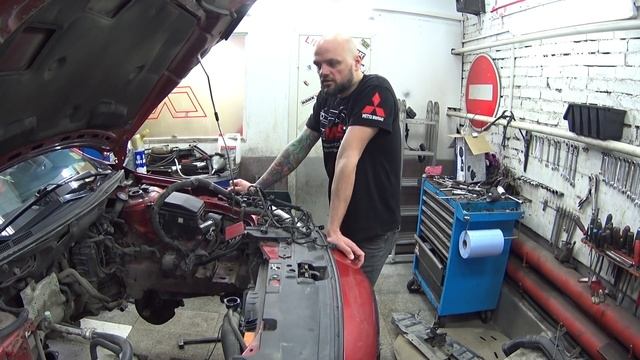 Mitsubishi Lancer X свап мотора с 1.5 на 2.0 смотреть онлайн