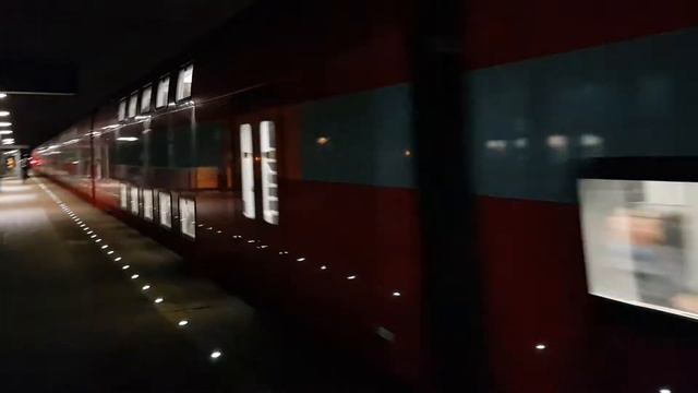 Ночной двухэтажный поезд аэроэкспрес