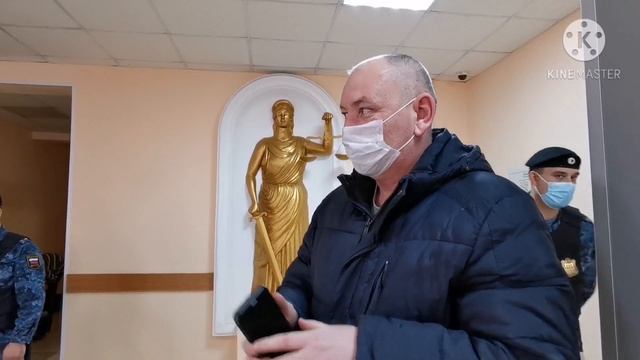 Приставы ограничивают права граждан по свободному доступу к доске с образцами документов. смотреть онлайн