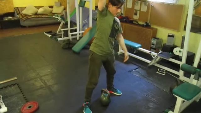 Бицепсовое доношение - 56кг.Гири 32кг+24кг.Biceps curl two hands anyhow-56kg. BWT - 64kg смотреть онлайн