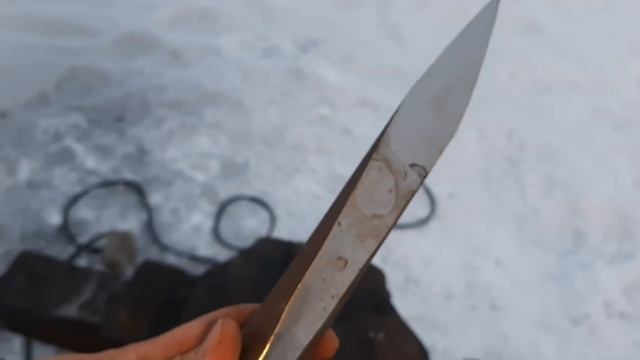 Якутская трехгранная пешня. Анньыы. Изготовит каждый! / Sharp crowbar to create an ice hole смотреть онлайн