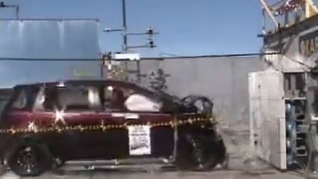 Crash Test of 2006 Toyota Scion xA 4-DR Hatchback смотреть онлайн