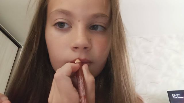 Как правильно наносить на губы карандаш для губ смотреть онлайн