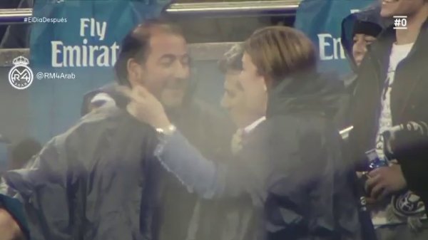 RM4Arab Videos on Twitter- -كريستيانو أهدى الهدف لزيدان وزملائه.. لكن إحدى السيدات اعتقدت بأنه يقصده