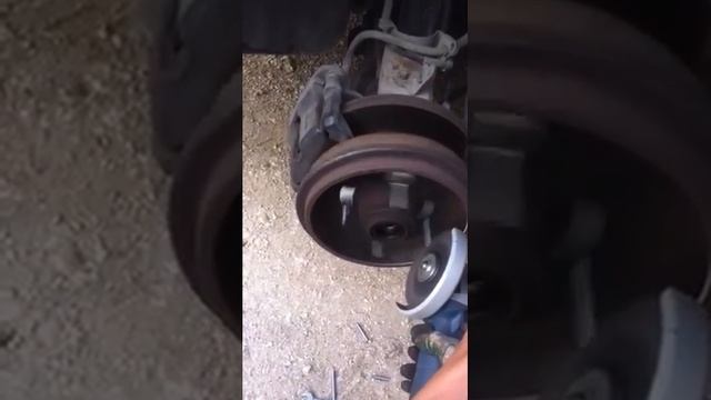 Как снять фаску с тормозного барабана смотреть онлайн