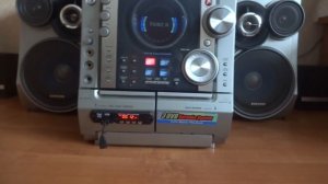 Установка USB разъема в старый музыкальный центр.