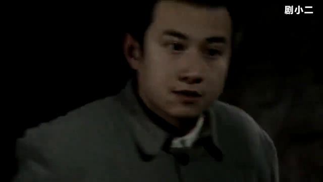 共軍特派員以8名士兵犧牲為代價，全殲70名日軍，怎料共軍團長大怒！【抗日】 смотреть онлайн