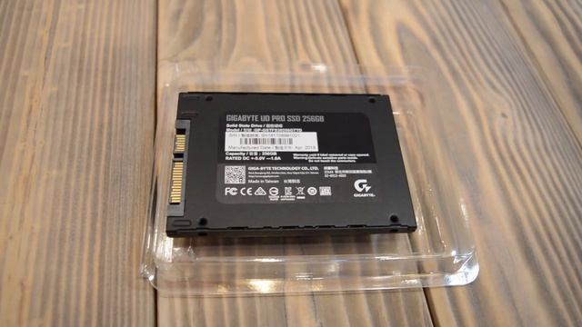 ОНЛАЙН ТРЕЙД.РУ SSD диск GIGABYTE 2.5" UD PRO 256 Гб SATA III (GP-GSTFS30256GTTD) смотреть онлайн