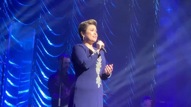 Lea Salonga - Let It Go at the London Palladium 21 July 2019 смотреть онлайн