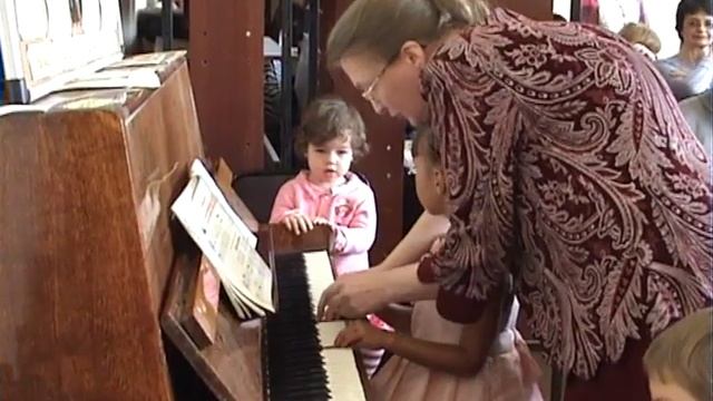 Открытый урок Юговой М.В.на КПК НМЦ Моск.обл.по программе "Ребёнок за роялем" с ученицей трёх лет. смотреть онлайн