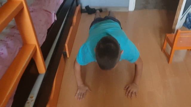 Цель Ильи отжиматься 50 раз через месяц #3 смотреть онлайн
