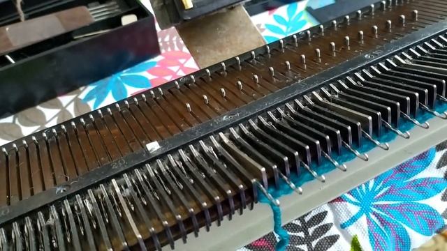 Урок вязания на машине Нева 1,2,Северянка. Толстая пряжа. смотреть онлайн