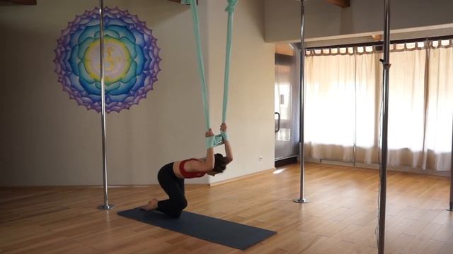 ТРЕНИРОВКА - Проработка мышц и растяжка с использованием эластичного гамака смотреть онлайн