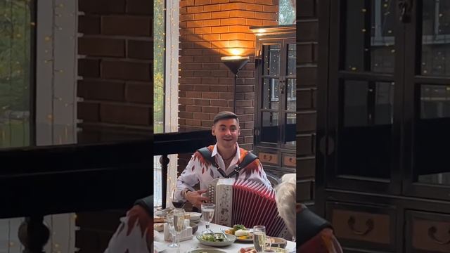 Застольные песни! Очень душевно! #подарок #москва смотреть онлайн