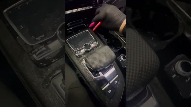 Ауди Q7. Оклейка деталей салона защитной пленкой XPEL UMP7 смотреть онлайн