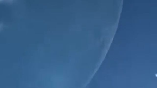 Если бы луна находилась на таком же расстоянии до Земли, как станция МКС смотреть онлайн