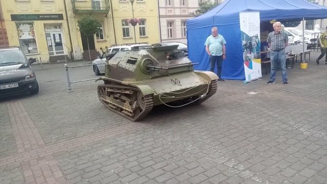 Послушайте как работает военная Польская танкетка смотреть онлайн