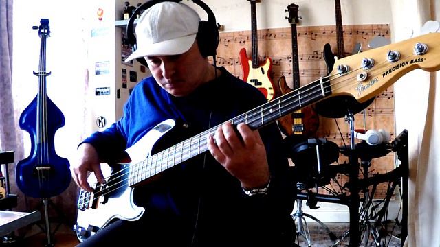 NIVRAM on Fender USA performer bass смотреть онлайн