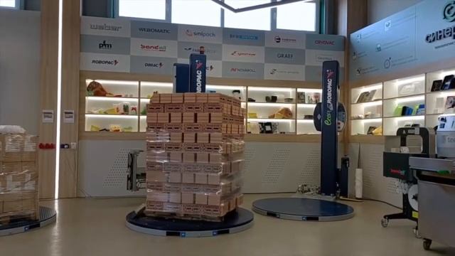 Сравнение стрейч-худа и стретч-плёнки на примере паллеты с кирпичами смотреть онлайн