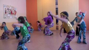 Modern dance disco children in kindergarten/Современный танец детей  стиле диско в детском саду