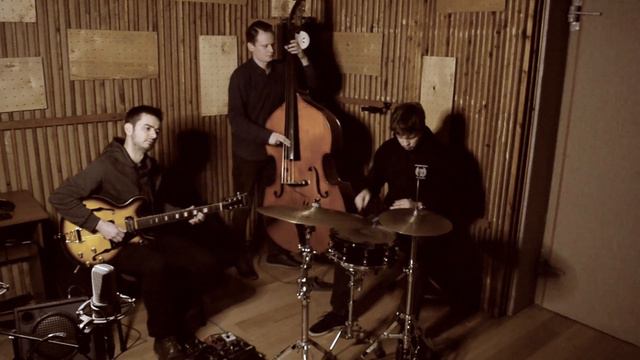 ASK TRIO - All The Things You Are ( Arrangement by Alex Bulatov ) смотреть онлайн