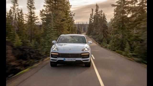 2020 Porsche Cayenne Turbo S E Hybrid view xe. смотреть онлайн