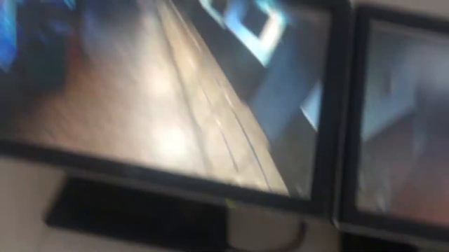 Dude runs to the toilet смотреть онлайн