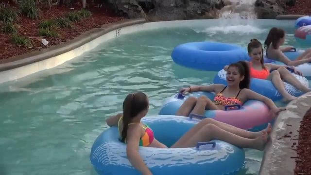 Lazy River & Pool Fun смотреть онлайн