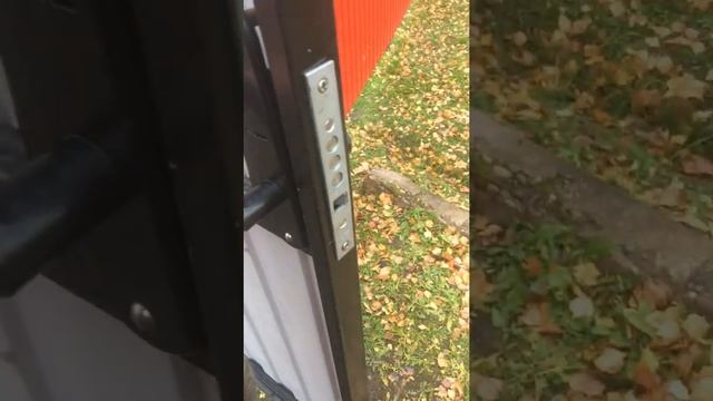 Забор с распашными воротами и калиткой смотреть онлайн