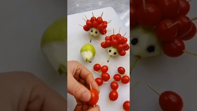 Ёжики из груши.