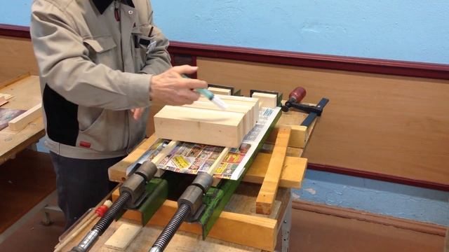 Самодельная вайма из старых тисков и верстака. Клеим щит из дерева. смотреть онлайн