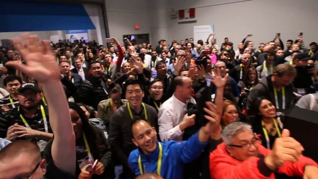 Wyclef Jean visits the Creative Booth at CES 2016! смотреть онлайн