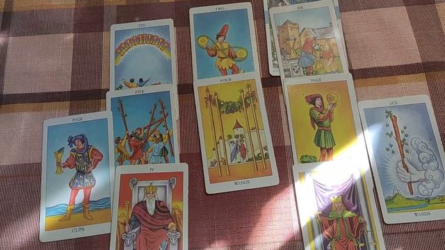 Гадание на картах таро.Соперница ,что в данный момент между ними происходит.Четыре короля смотреть онлайн