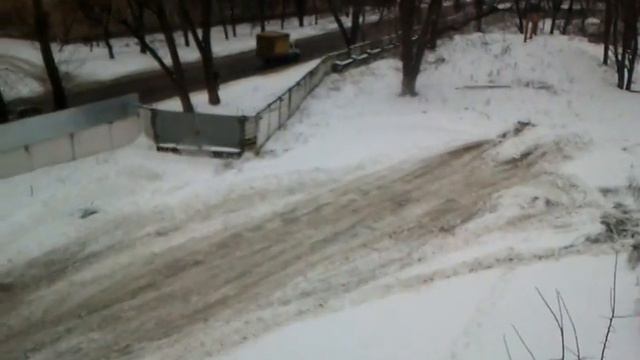 Дрифт на газотурбинном 44-тонном танке Т-80БВ смотреть онлайн