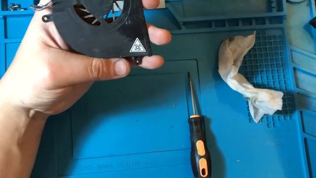 Packard Bell P7YS0 правильная разборка,  чистка и сборка, замена HDD на SDD