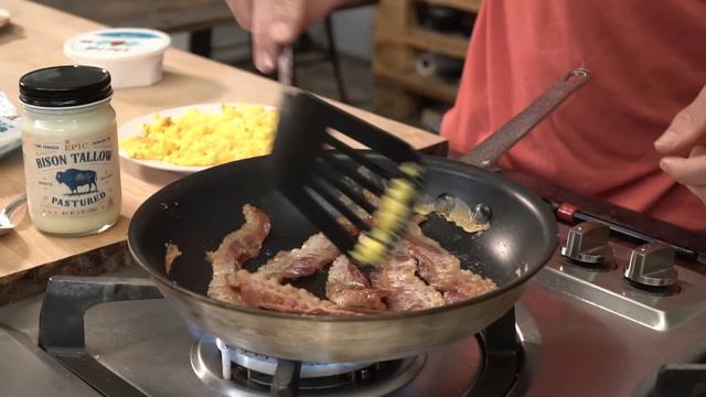 Keto Breakfast Recipe | Bacon Pizza | Keto Pizza- Thomas DeLauer смотреть онлайн