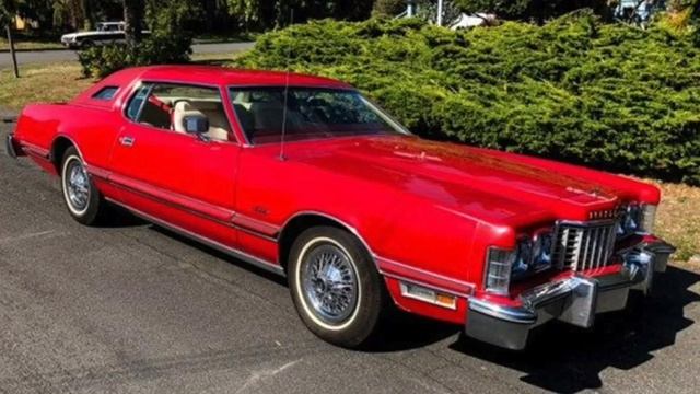 Model History: Ford Thunderbird смотреть онлайн