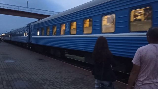 Беларусь. Кобрин. Отъезд с ЖД вокзала ночным поездом на Минск. смотреть онлайн