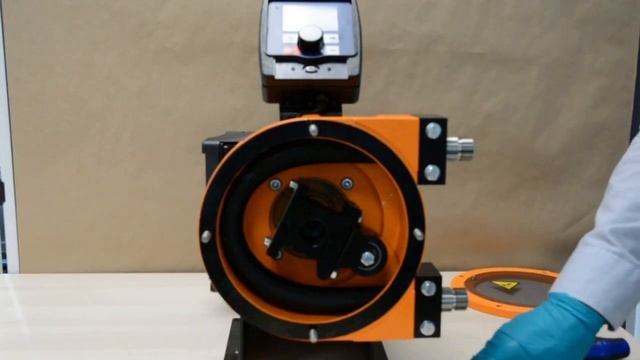 DULCOFLEX DFYa ‒ How to change the hose of your peristaltic metering pump смотреть онлайн